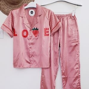 Women's satin pajamas set